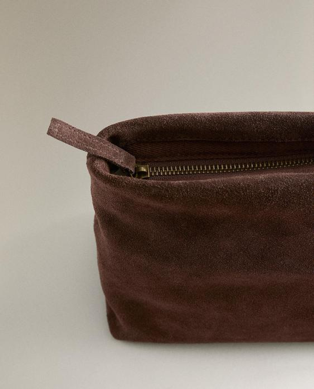 ZARA HOME КОСМЕТИЧКА СРЕДНЕГО РАЗМЕРА ИЗ РАЗДЕЛЕННОЙ КОЖИ, ШОКОЛАДНЫЙ