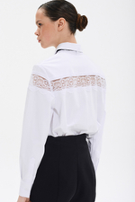 Рубашка Oversize с кружевами белая