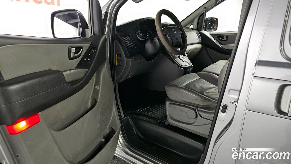 Hyundai The New Grand Starex Van 3-х местный (12.2020)