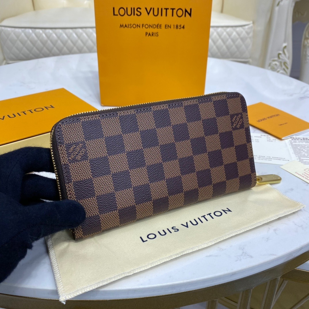 Louis Vuitton Zippy Wallet