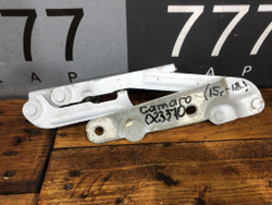 Петля крышки багажника левая Chevrolet Camaro 6 15-22 Б/У Оригинал 84045963