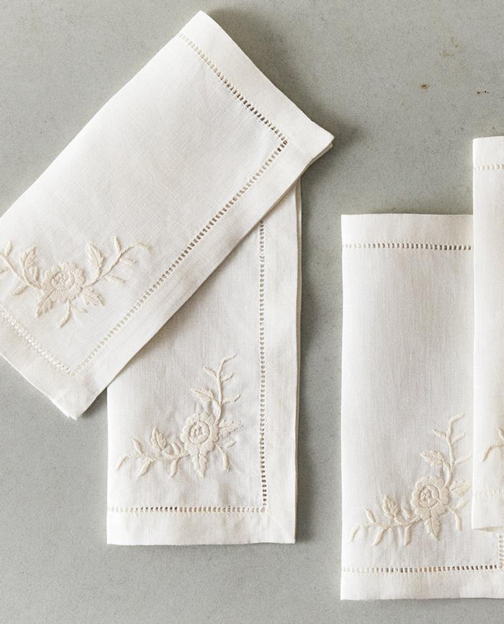 ZARA HOME НАБОР КОКТЕЙЛЬНЫХ САЛФЕТОК ИЗО ЛЬНА С ВЫШИВКОЙ (4 ШТ.),, ЭКРЮ