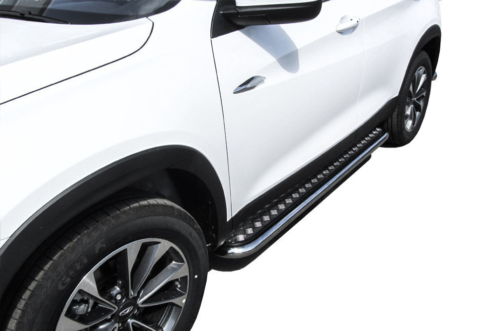 Пороги из нержавейки Chery Tiggo 7 (2016-2020) d57 с алюминиевым листом (черный цвет)