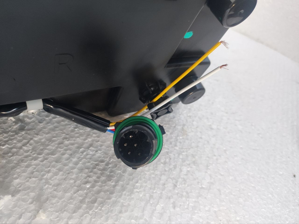 Фара передняя Mercedes Axor LED левая+правая (Комплект)