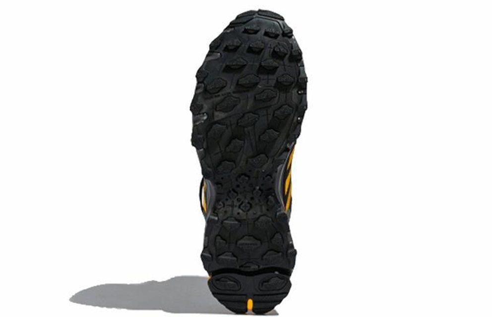Кроссовки Adidas Response