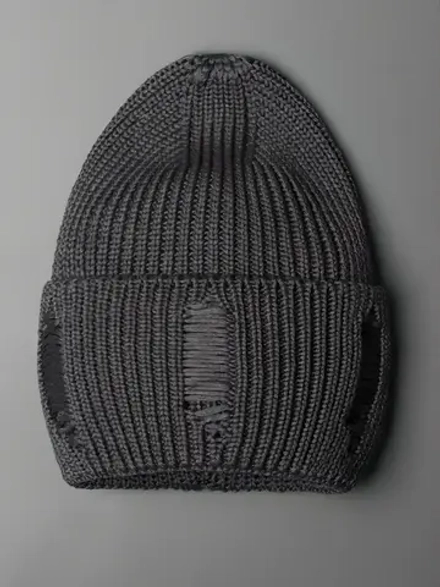 Шапка женская на осень рваная