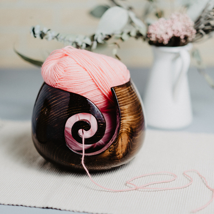 Клубочница деревянная для пряжи, вязания, клубков из древесины кедра. KL8