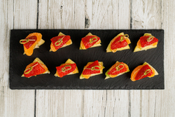 Канапе фруктовое с клубникой