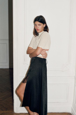 ZARA ЮБКА МИДИ С ЭФФЕКТОМ ЖАТКИ И КРУЖЕВОМ, ЧЕРНЫЙ