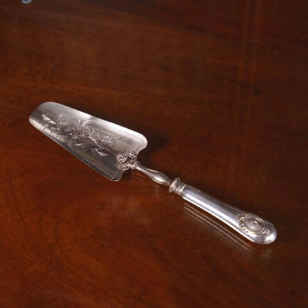 Серебряная лопатка для пирога или торта