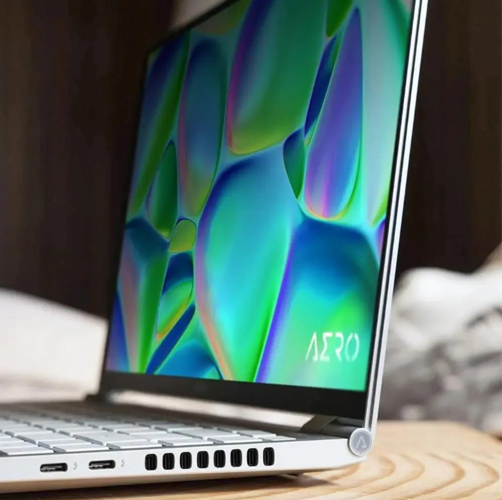 Игровой ноутбук Gigabyte Aero 14 bmf-72kzbb4sd, 14" OLED, RTX 4050, SSD 1TB, 16GB RAM