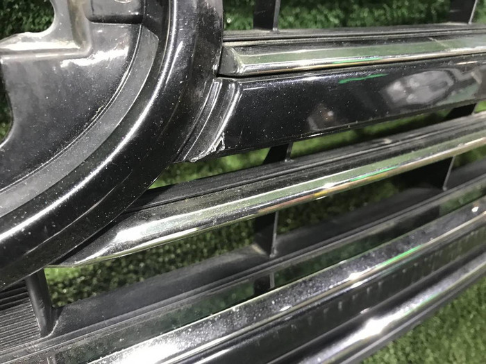 Решетка радиатора Toyota Land Cruiser 200 (2015-2021)