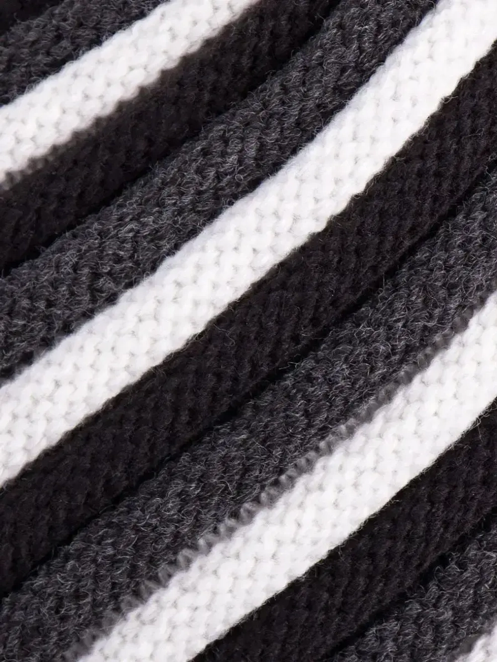 Шапка вязаная зимняя для детей