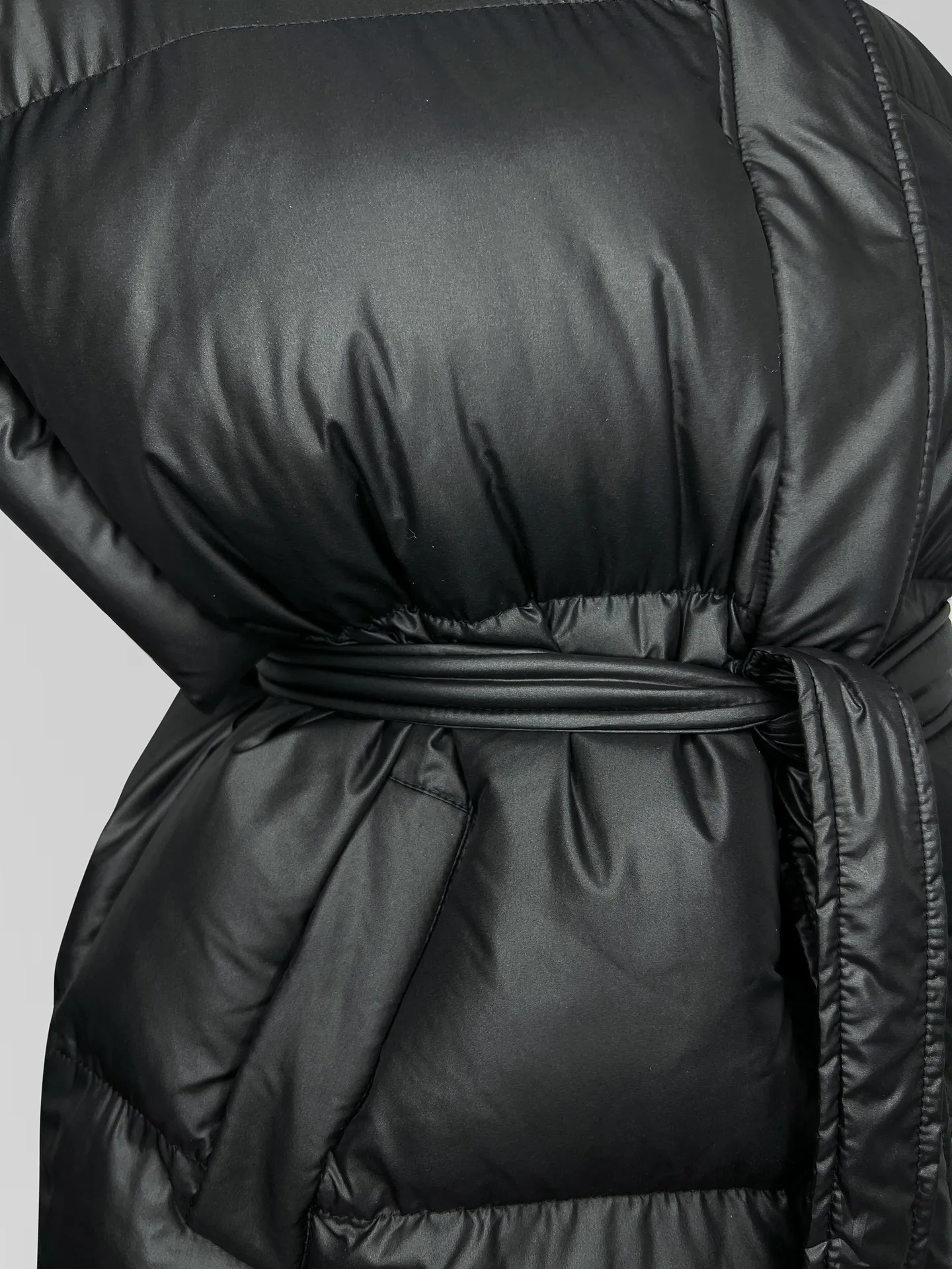 Жилетка Haiziyuan 8017 однотонная на молнии с поясом