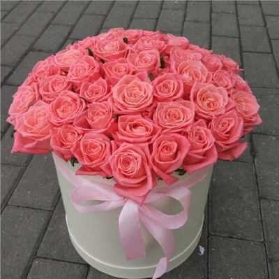 Коробка из 29 розовых роз