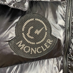 Пуховик Moncler