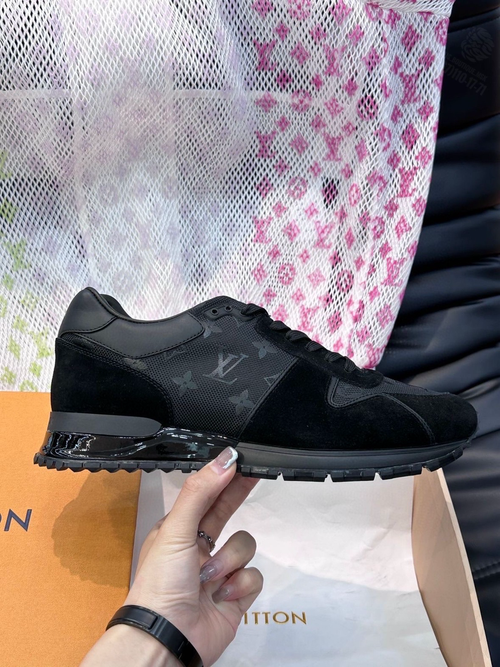 Кроссовки Louis Vuitton Run Away
