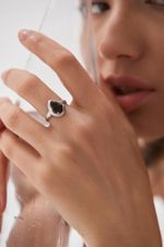 Кольцо Crystal Drop с черной шпинелью