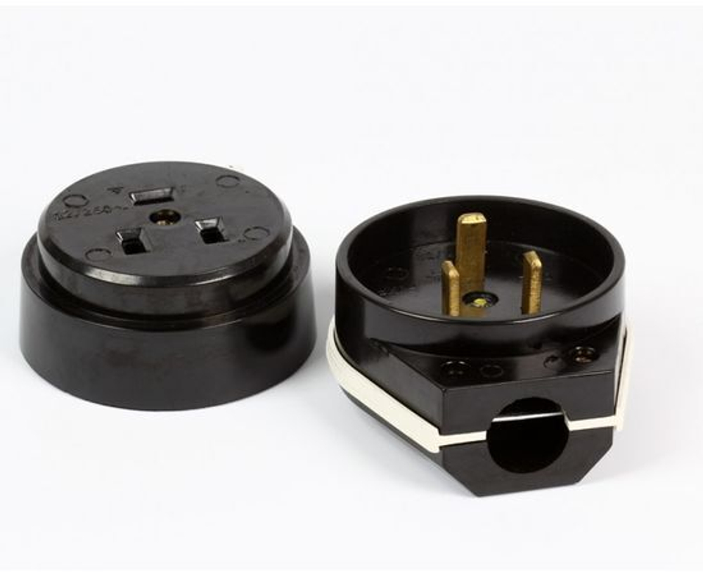 Разъем Smartbuy, для плиты 32А 250В 2P+PE (ОУ) карболитовый (SBE-IS2-250-C), черный