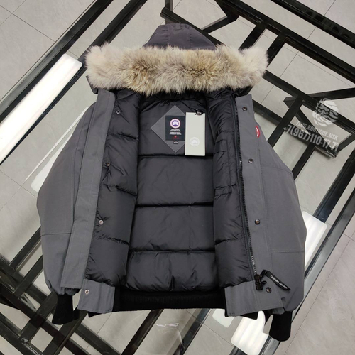 Пуховик Canada Goose