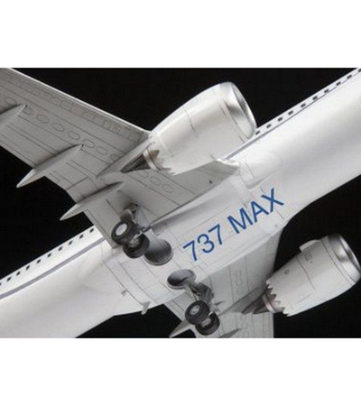 Сборная модель ZVEZDA Пассажирский авиалайнер Боинг 737-8 MAX, 1/144
