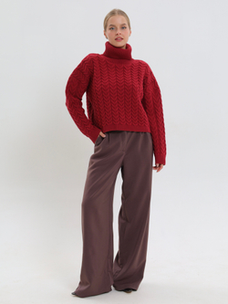 Вязаный свитер с высоким горлом