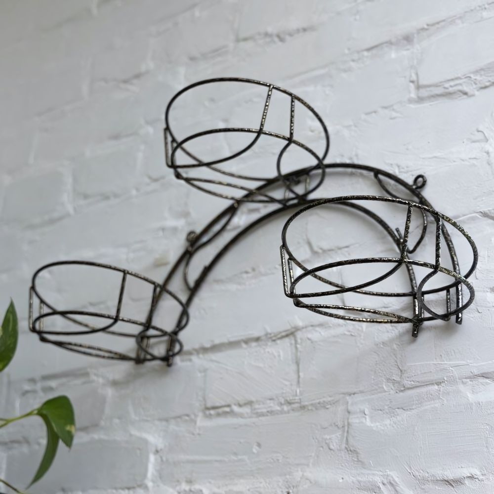 Подставка для цветов настенная "Радуга" на 3 горшка, металл М0000090