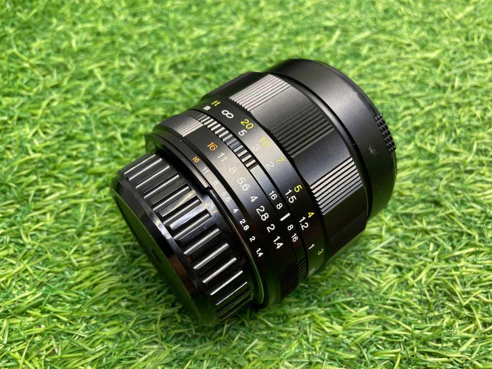 Voigtlaender 58mm 1.4 SLII Nokton S Nikon F