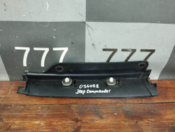 Накладка заднего рейлинга Jeep Commander (XK) 05-10 Б/У Оригинал 5ju46