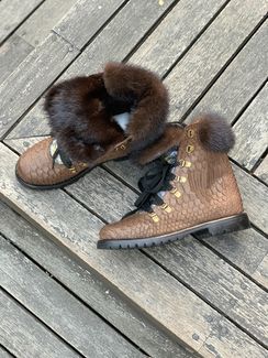 Ботинки из кожи питона декорированные мехом норки SH-132