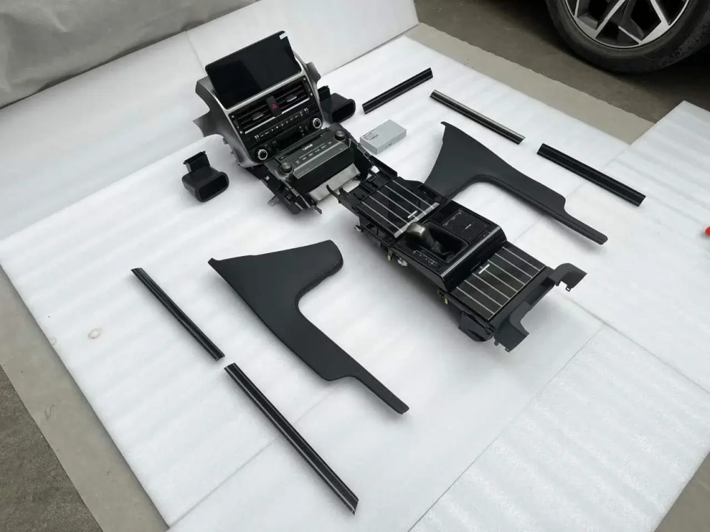 Рестайлинг интерьера для Lexus GX460 2010 в Lexus GX460 2023 Лексус