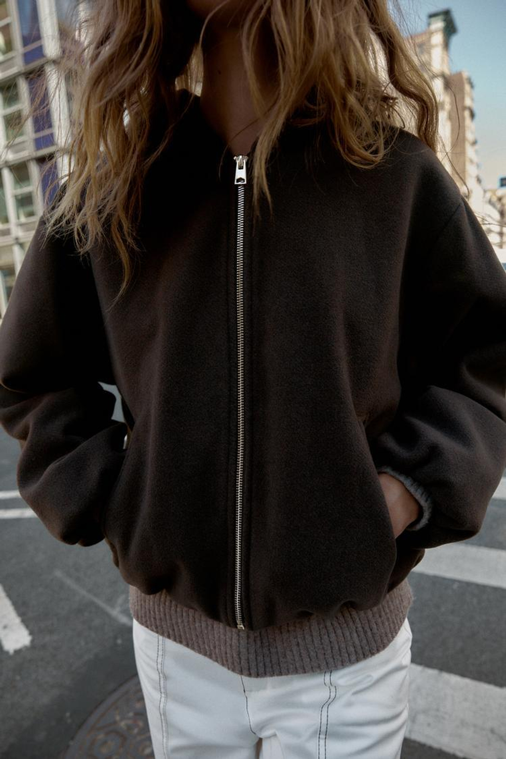 ZARA КУРТКА С КАПЮШОНОМ И ЭЛАСТИЧНЫМ НИЗОМ, КОРИЧНЕВЫЙ