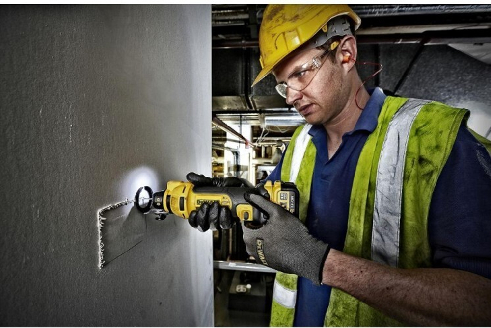 Фрезер аккумуляторный DeWALT DCS 551 N по гипсокартону, без АКБ и ЗУ DCS551N-XJ