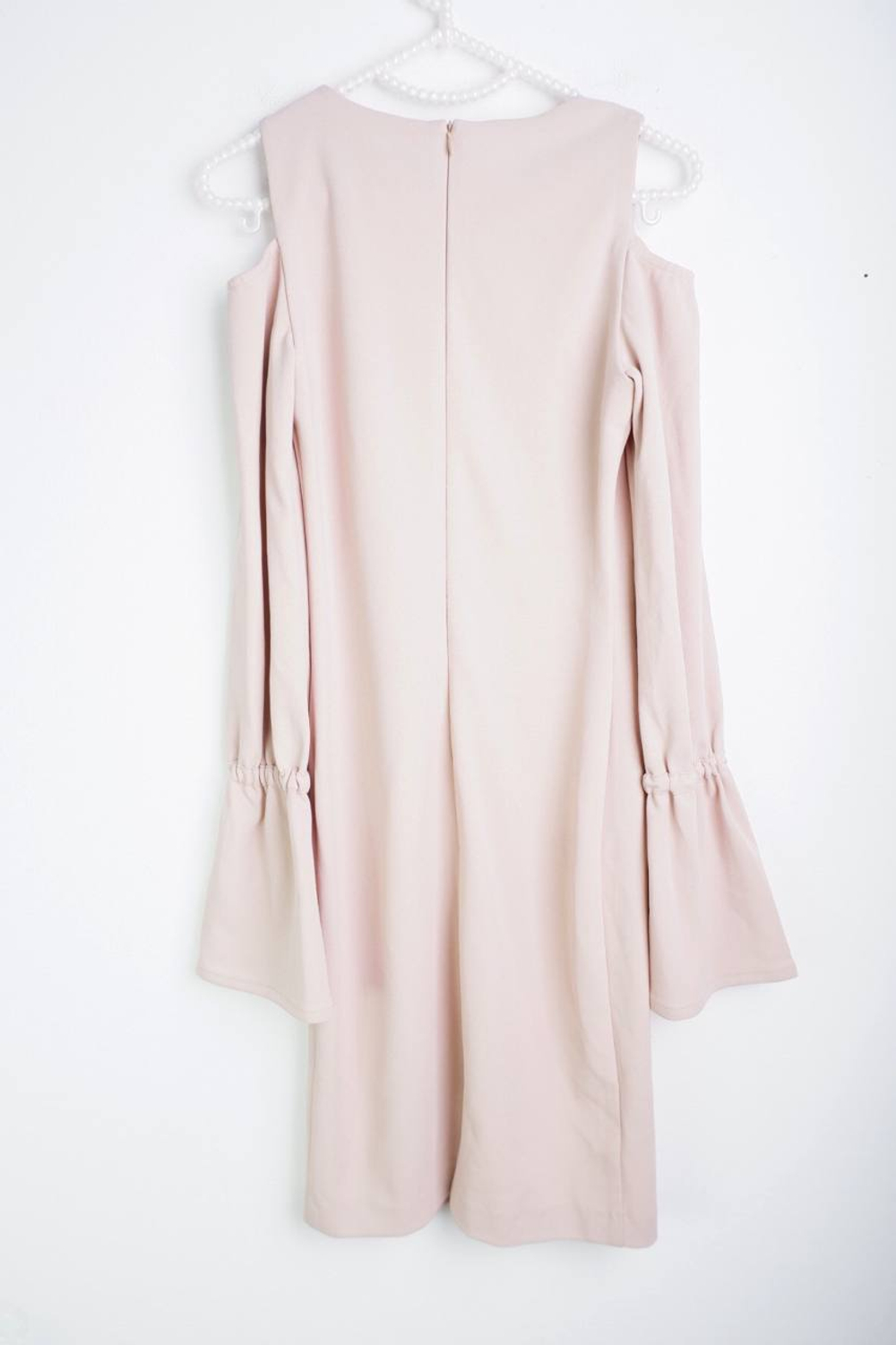 Платье Aleksandra Kazakova прямого кроя, маркировка XS, визуально на 42 размер