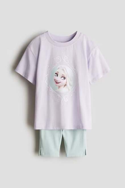 H&M Комплект из футболки и шорт с принтом, светло-фиолетовый