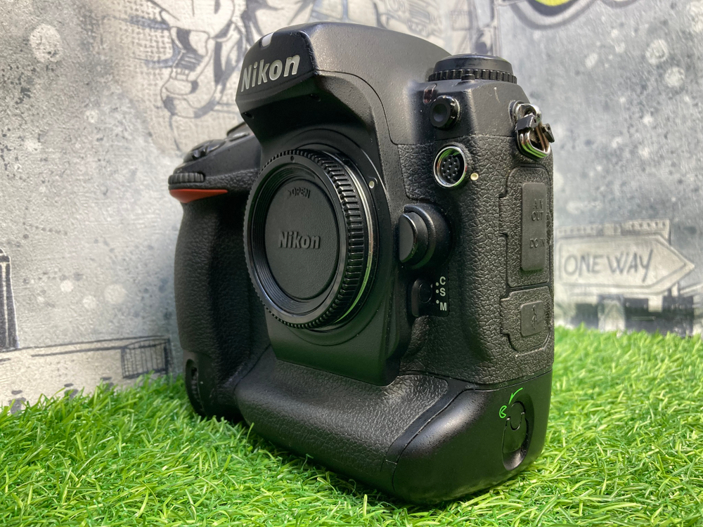 Nikon D2H (70.000 кадров) Покупка/Продажа