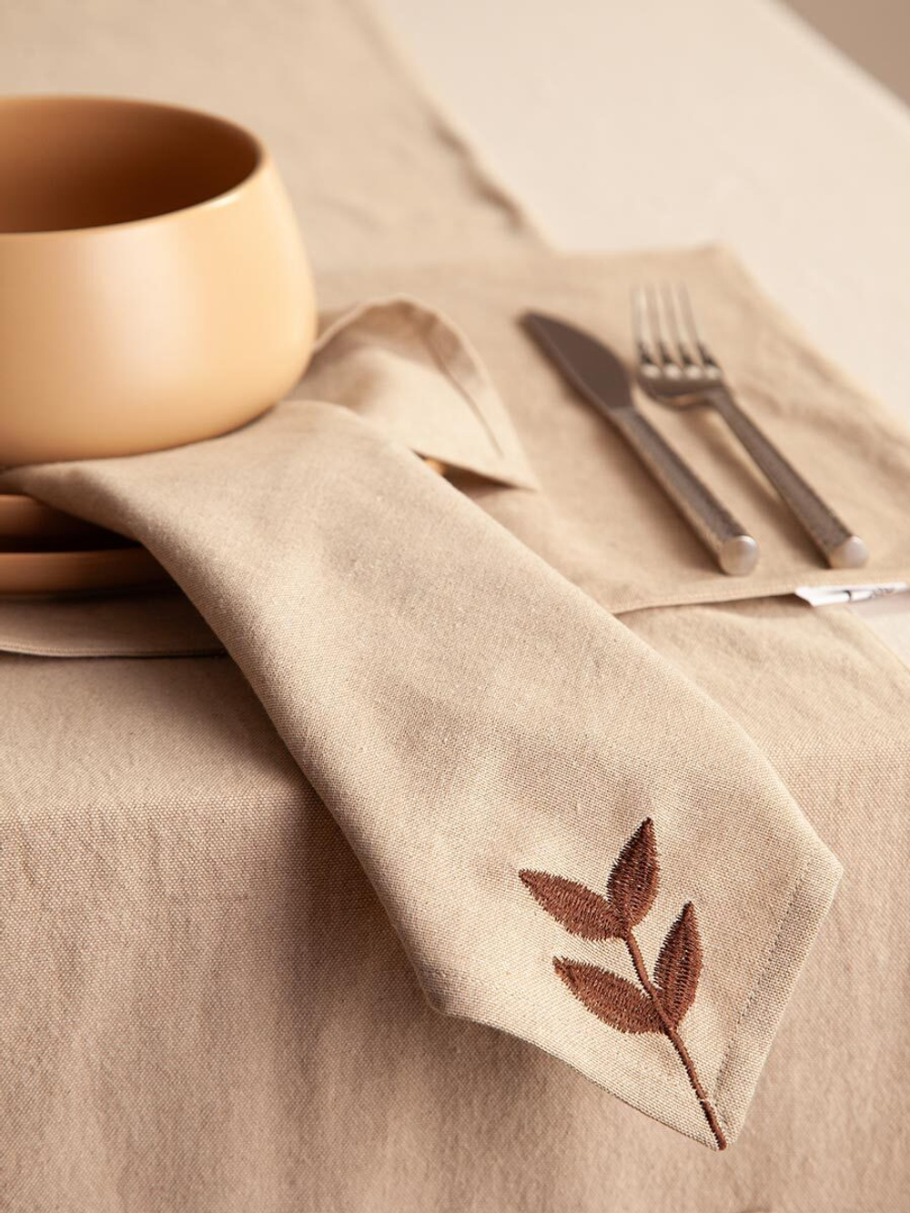 Салфетка сервировочная desert leaf из коллекции essential, 45х45 см