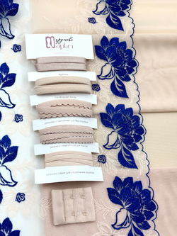 Вышивка на сетке серебристый пион с ультрамарином неэластичная ширина 25 см