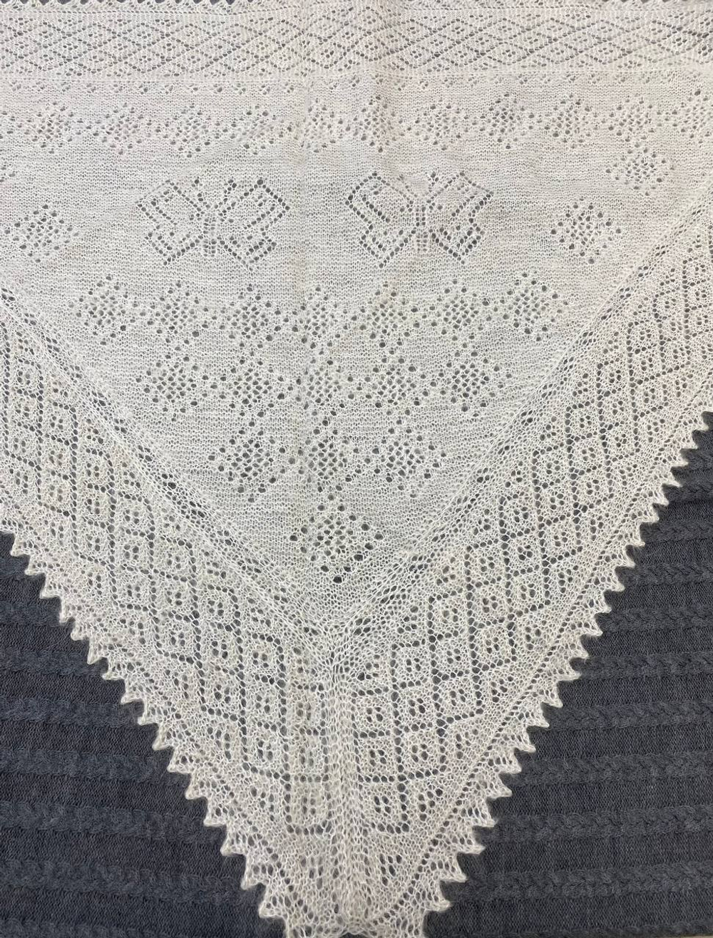 Косынка ажурная экрю