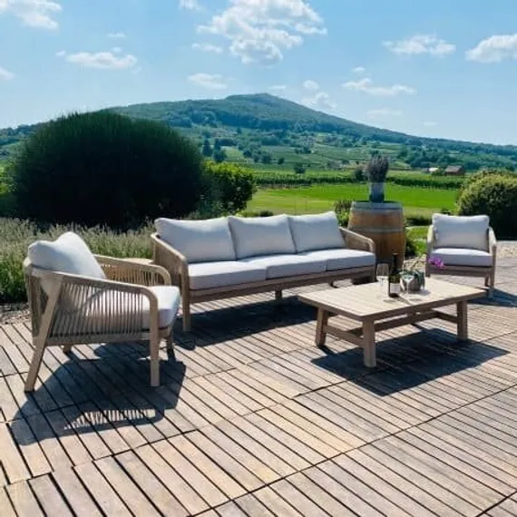 Уличное лаунж-кресло Ravona KD из массива акации