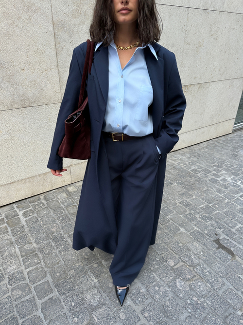 Брюки из вискозы со складками на заниженной талии синие