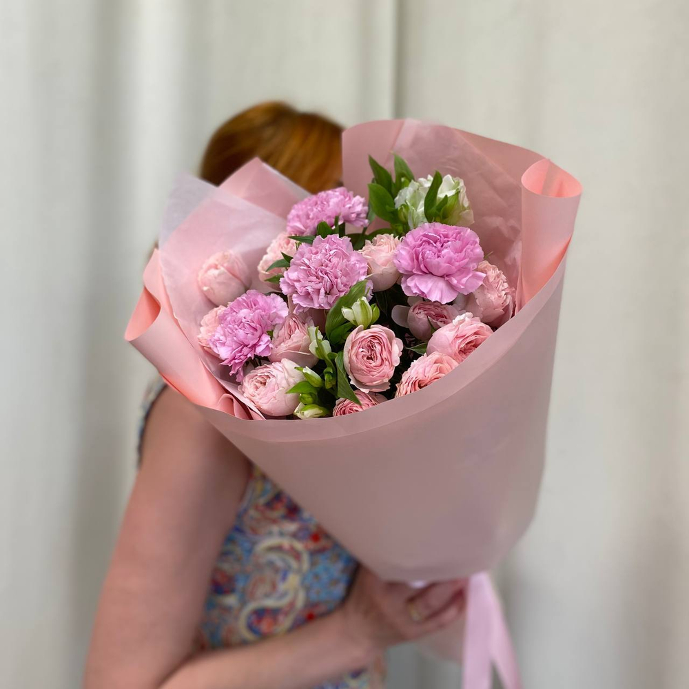 Букет пион роза, альстромерия и гвоздика (сб 15)