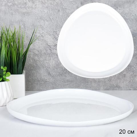 Тарелка плоская 200 мм десертная Треугольная белая LXXP80 (WHITE) (уп 48)