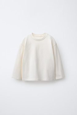 ZARA НАБОР ИЗ ТРЕХ ФУТБОЛОК С ПРИНТОМ, ШОКОЛАДНО-КОРИЧНЕВЫЙ