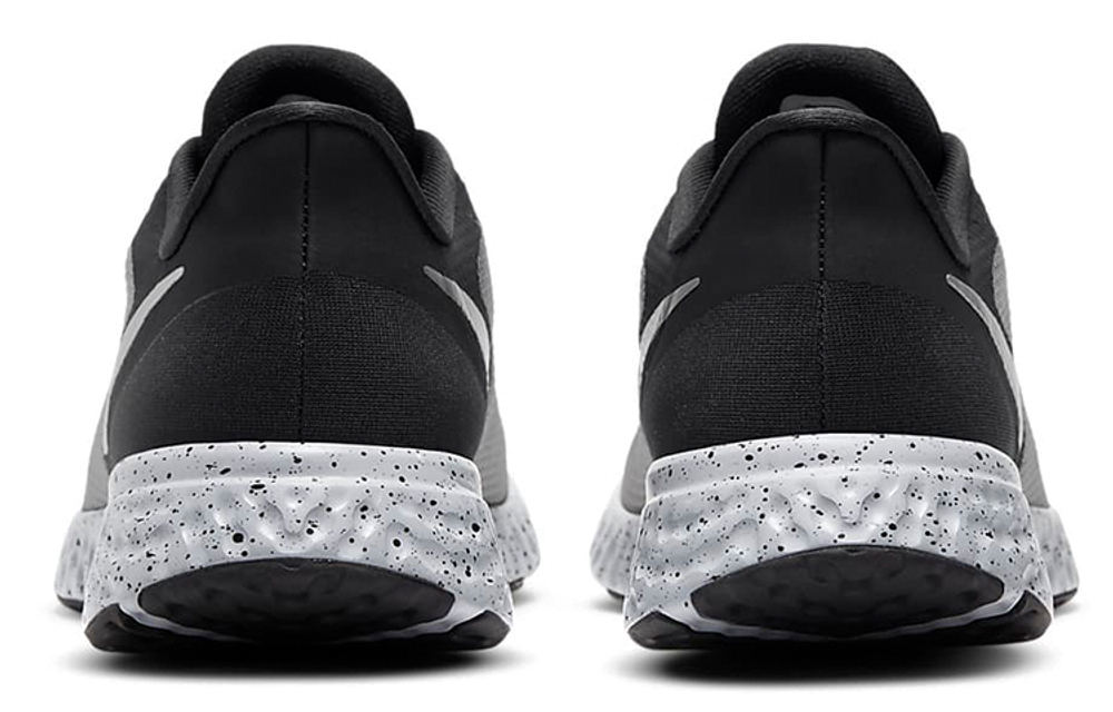 Кроссовки Nike Revolution 5