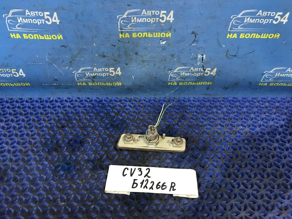 Повторитель в бампер правый TOYOTA VISTA 1992-1994