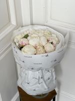 Букет 15шт белых пионов