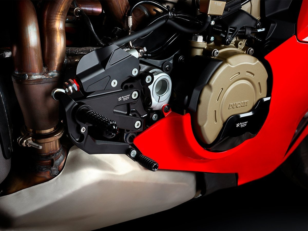 D001R BONAMICI RACING PISTA ADJUSTABLE REARSETS (P V4 2025)