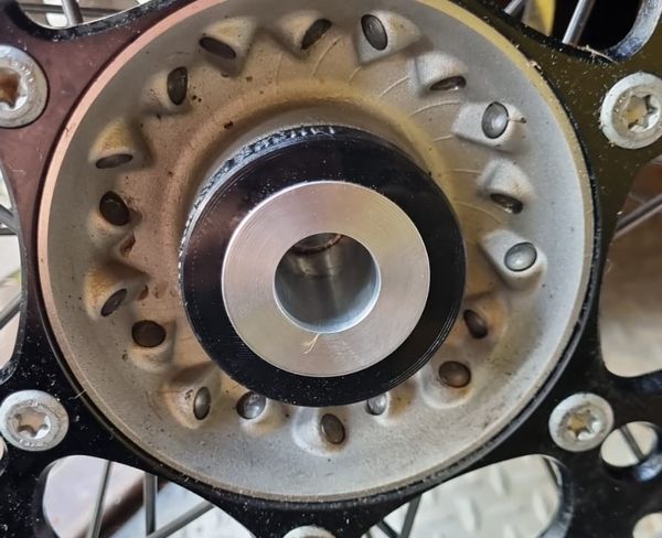 Спейсеры и крышки на ступицы для KTM/Husqvarna TBI
