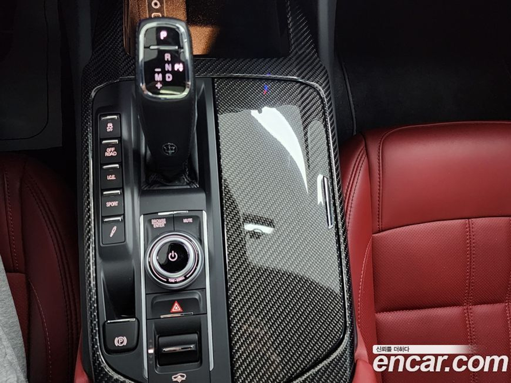Maserati Levante 3.0 AWD 모데나 (04.2022)